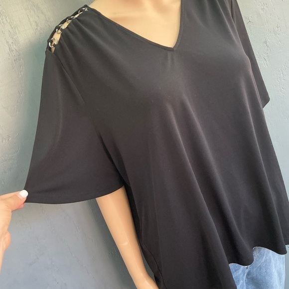 Michael By Michael Kors Flowy Shoulder Rings Accent Ring Black Size XL - Picture 4 of 8